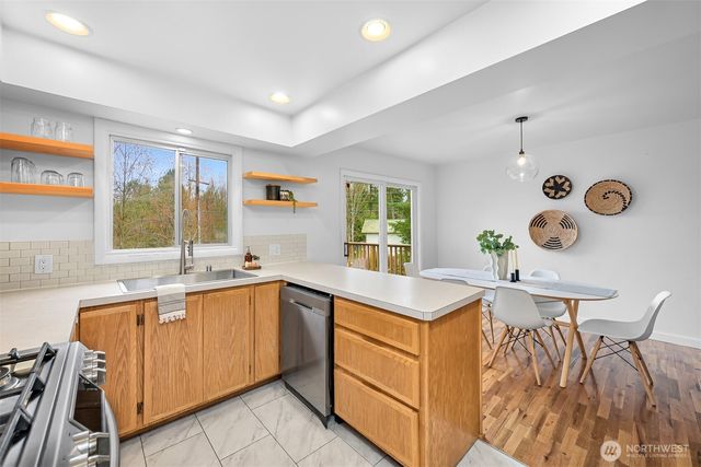 2219 Old Lakeway Drive, Bellingham, WA 98229