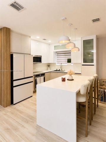 220 SE 32nd Ter, Homestead, FL 33033