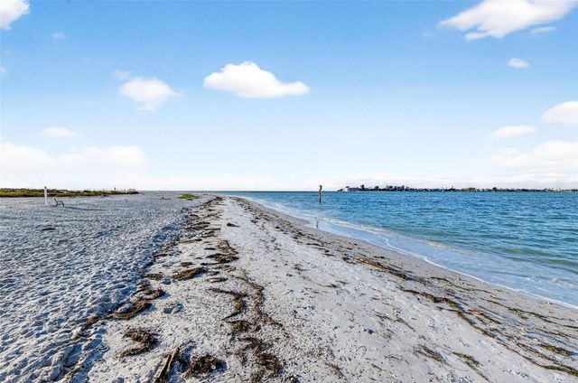 800 COLLANY ROAD 304, Tierra Verde, FL 33715