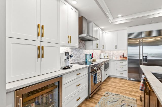 800 COLLANY ROAD 304, Tierra Verde, FL 33715