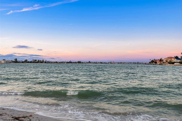 800 COLLANY ROAD 304, Tierra Verde, FL 33715