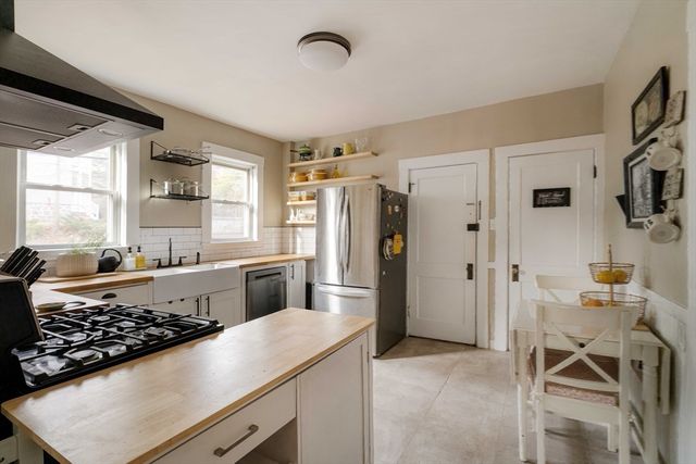 83 Aldrich St 1, Boston, MA 02131