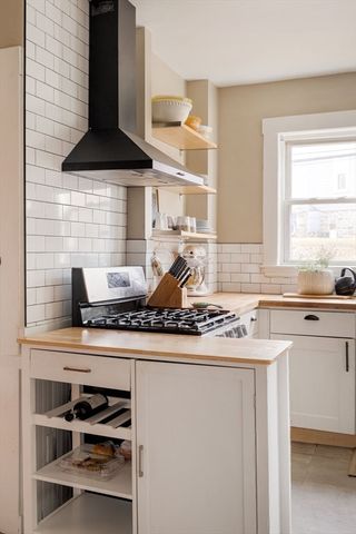 83 Aldrich St 1, Boston, MA 02131