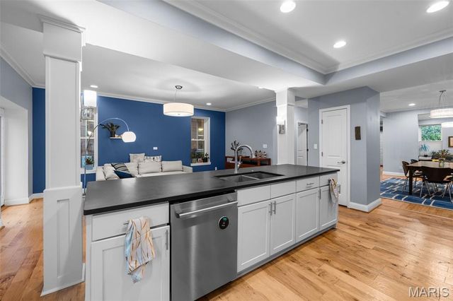4254 Arsenal Street, St Louis, MO 63116