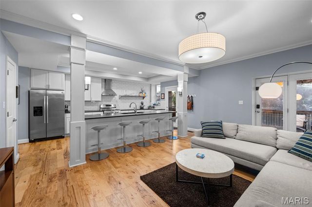 4254 Arsenal Street, St Louis, MO 63116