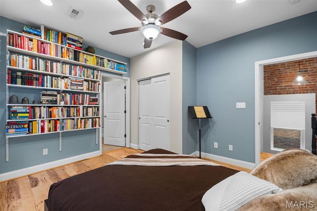 4254 Arsenal Street, St Louis, MO 63116
