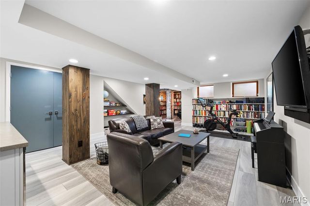 4254 Arsenal Street, St Louis, MO 63116