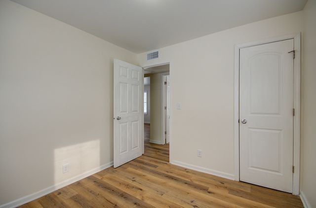 1815 Wilcox Street, Crest Hill, IL 60403