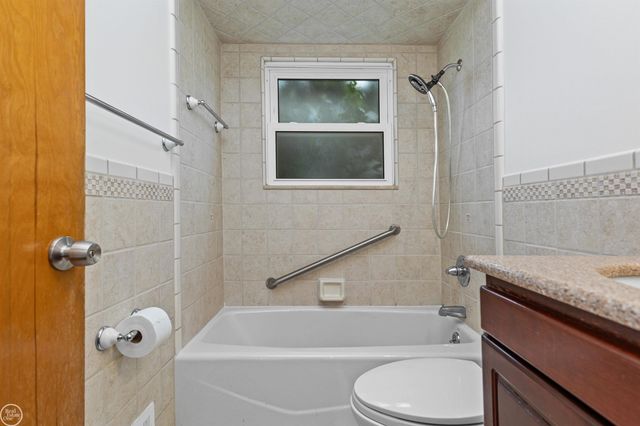 22603 Hill Street, Warren, MI 48091