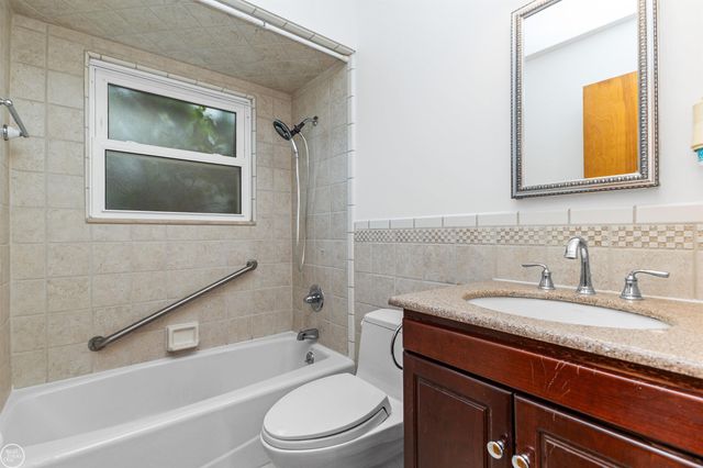 22603 Hill Street, Warren, MI 48091