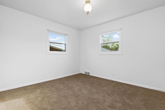 22603 Hill Street, Warren, MI 48091