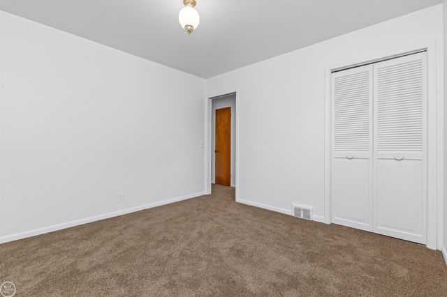 22603 Hill Street, Warren, MI 48091