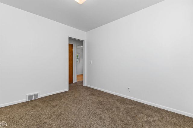 22603 Hill Street, Warren, MI 48091