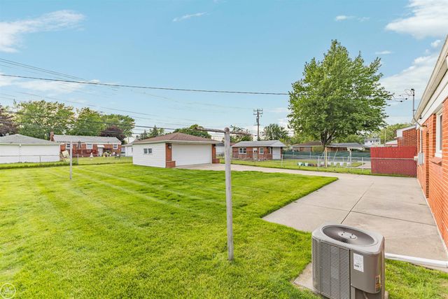 22603 Hill Street, Warren, MI 48091
