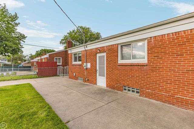 22603 Hill Street, Warren, MI 48091