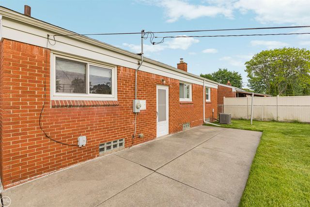 22603 Hill Street, Warren, MI 48091