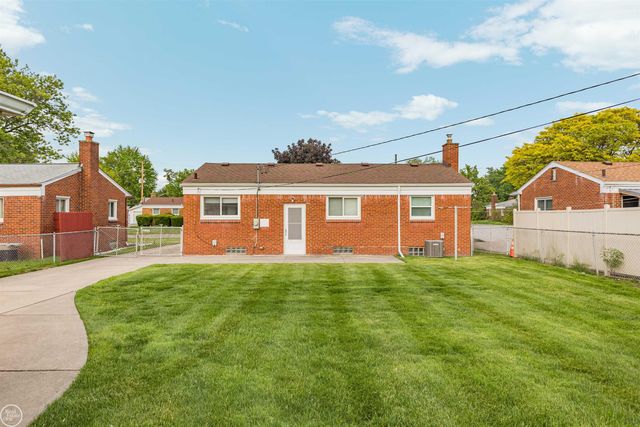 22603 Hill Street, Warren, MI 48091