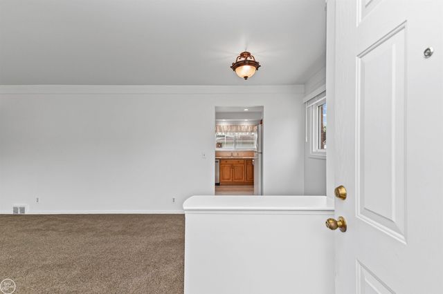 22603 Hill Street, Warren, MI 48091