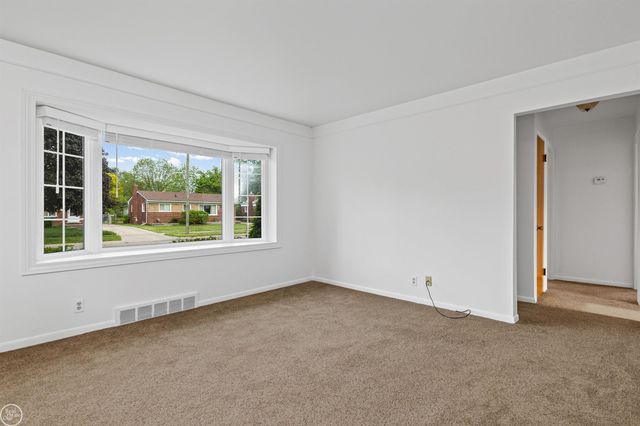 22603 Hill Street, Warren, MI 48091