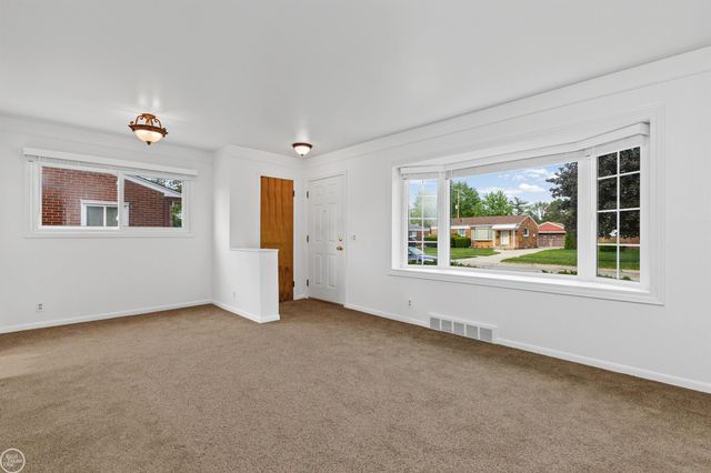22603 Hill Street, Warren, MI 48091