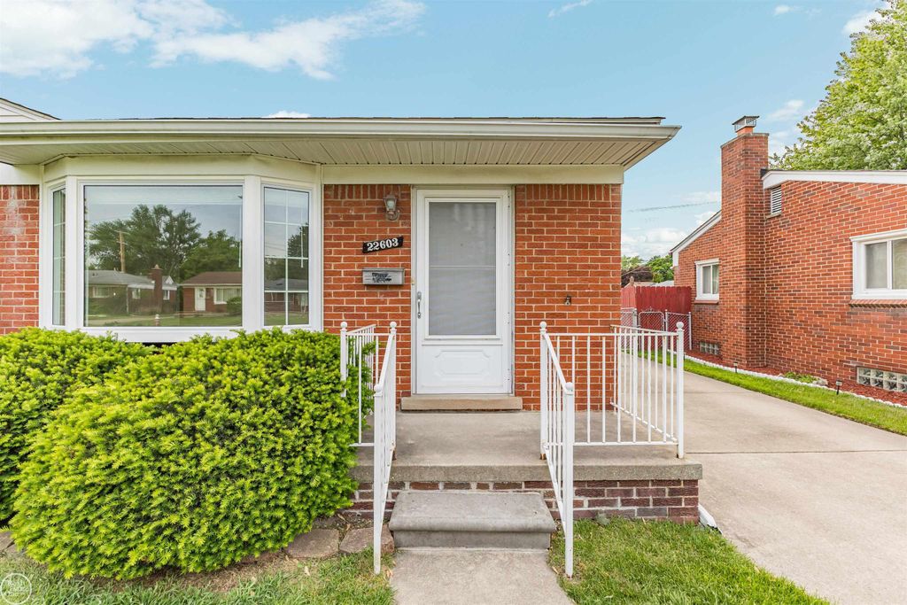 22603 Hill Street, Warren, MI 48091