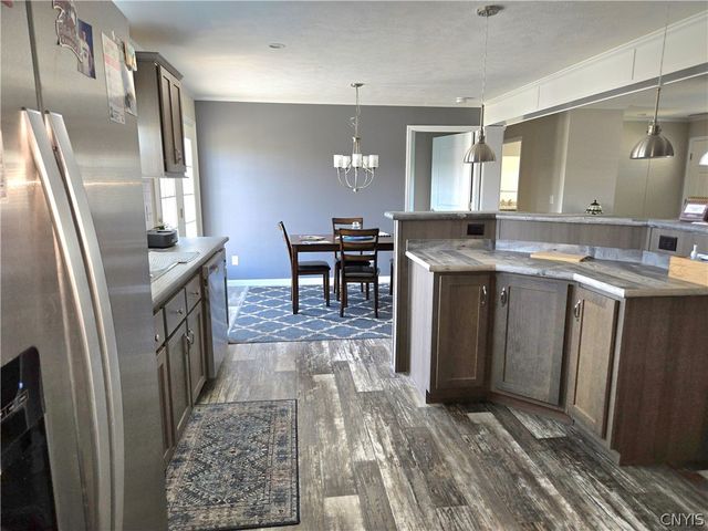 101 Woods Edge Drive, New Hartford, NY 13323