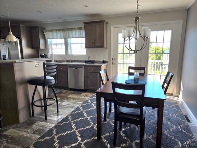 101 Woods Edge Drive, New Hartford, NY 13323