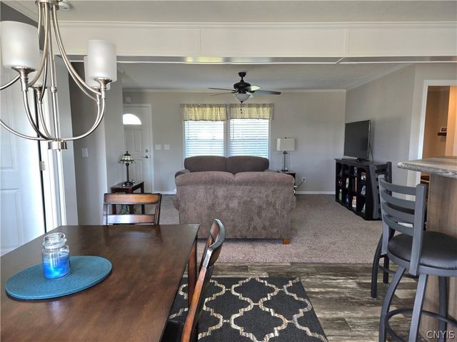 101 Woods Edge Drive, New Hartford, NY 13323
