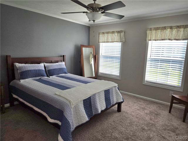 101 Woods Edge Drive, New Hartford, NY 13323