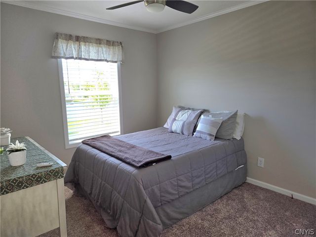 101 Woods Edge Drive, New Hartford, NY 13323