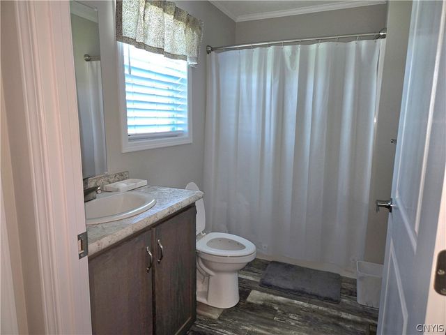 101 Woods Edge Drive, New Hartford, NY 13323