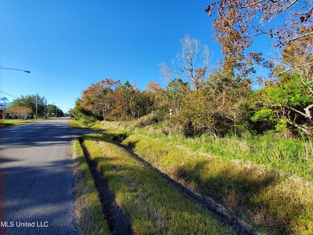 3098 Washington Street, Bay Saint Louis, MS 39520