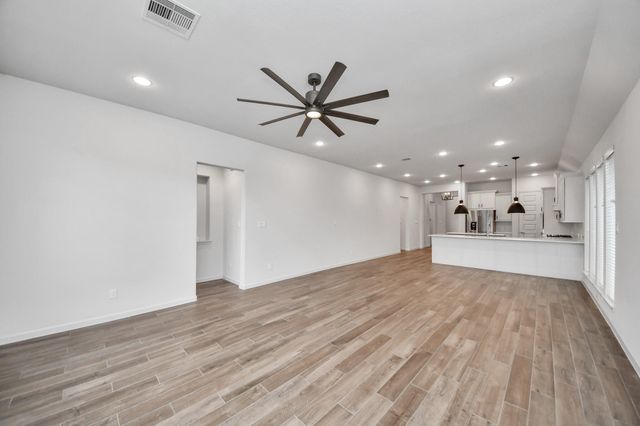 206 Ginger Street, Richmond, TX 77406