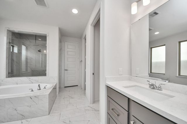 206 Ginger Street, Richmond, TX 77406
