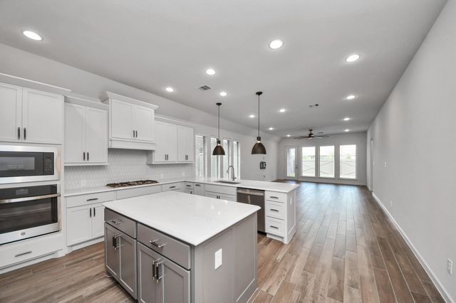 206 Ginger Street, Richmond, TX 77406