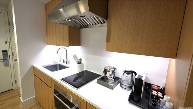 1390 Kapiolani Boulevard 3704, Honolulu, HI 96814