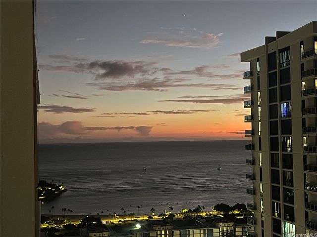 1390 Kapiolani Boulevard 3704, Honolulu, HI 96814