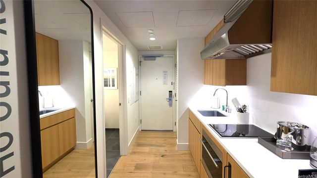 1390 Kapiolani Boulevard 3704, Honolulu, HI 96814