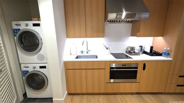 1390 Kapiolani Boulevard 3704, Honolulu, HI 96814
