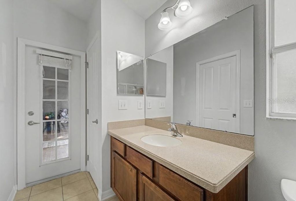 Image 40 of property listing at 10813 ROCKLEDGE VIEW DRIVE, Riverview, FL 33579