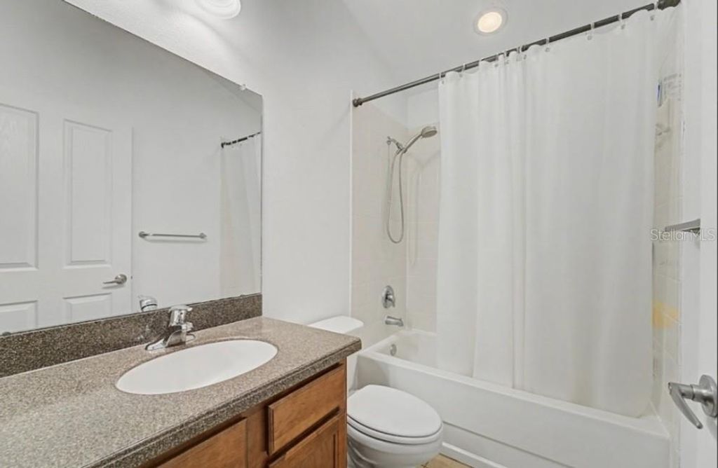 Image 41 of property listing at 10813 ROCKLEDGE VIEW DRIVE, Riverview, FL 33579