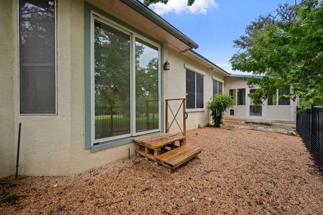 133 Crystal Springs DR, Georgetown, TX 78633