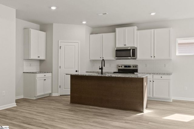 6 Torwood Street, Fountain Inn, SC 29644