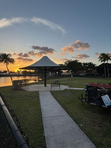 610 SE 22nd Lane, Homestead, FL 33033