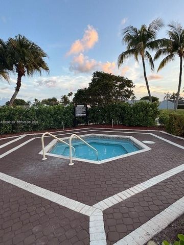 610 SE 22nd Lane, Homestead, FL 33033