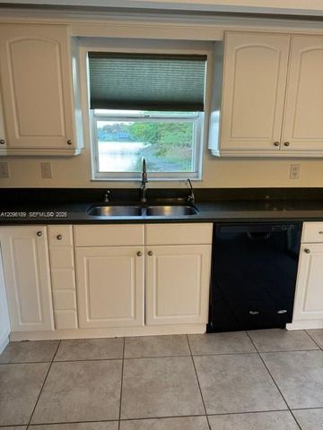 610 SE 22nd Lane, Homestead, FL 33033