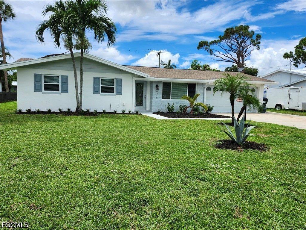 6313 Saint Andrews CIR S, Fort Myers, FL 33919