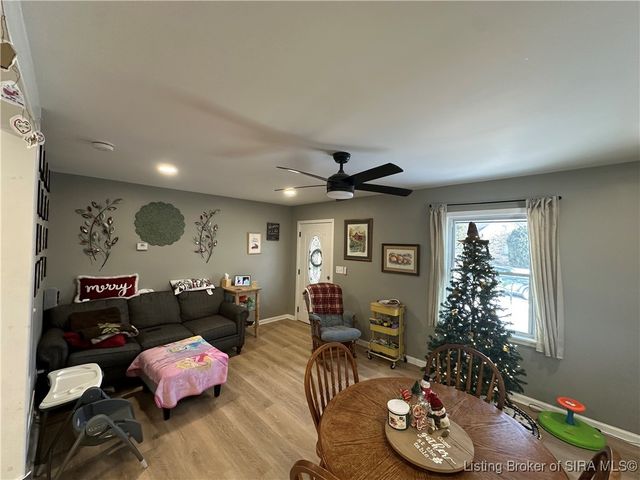 612 E Daisy Lane, New Albany, IN 47150