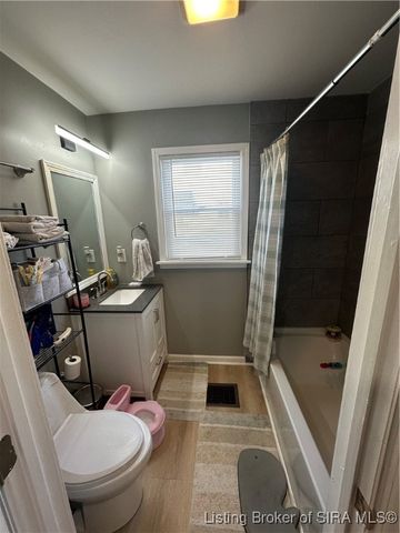 612 E Daisy Lane, New Albany, IN 47150