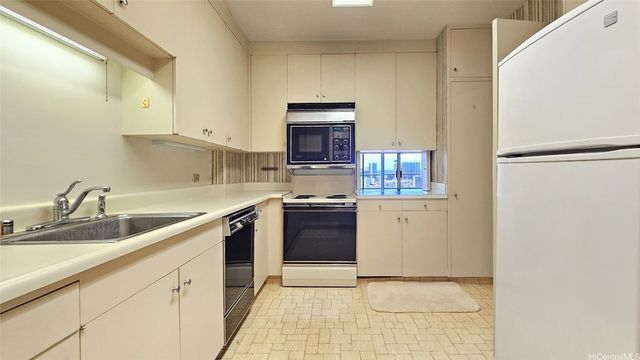 999 Wilder Avenue 1103, Honolulu, HI 96822